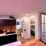 Moderne Im Taubenhaus דירה